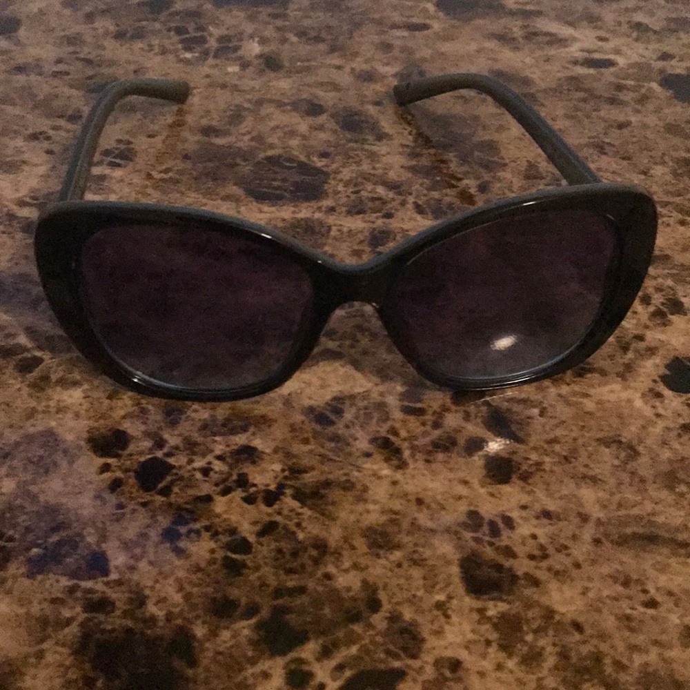 Steve Madden Sunnies 💕